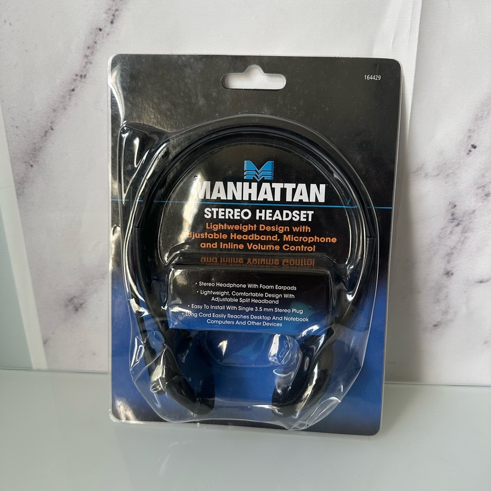MANHATTEN STEREO HEADSET MODEL 164429 WITH MICROPHONE- NEW
